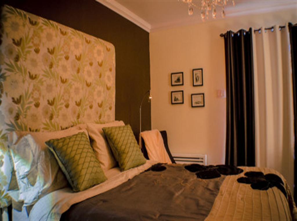 Gite Aux Goglus Saint-Jean-des Piles Chambre photo